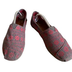 TOMS Snowflake Slip On Flats Gray And Red Size 10.5